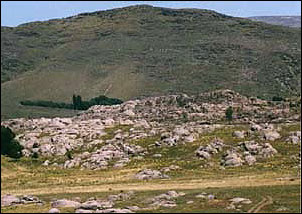 Al fondo el cerro Blanco.