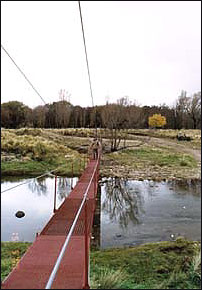 Vista del Puente peatonal sobre el Ro Grande.